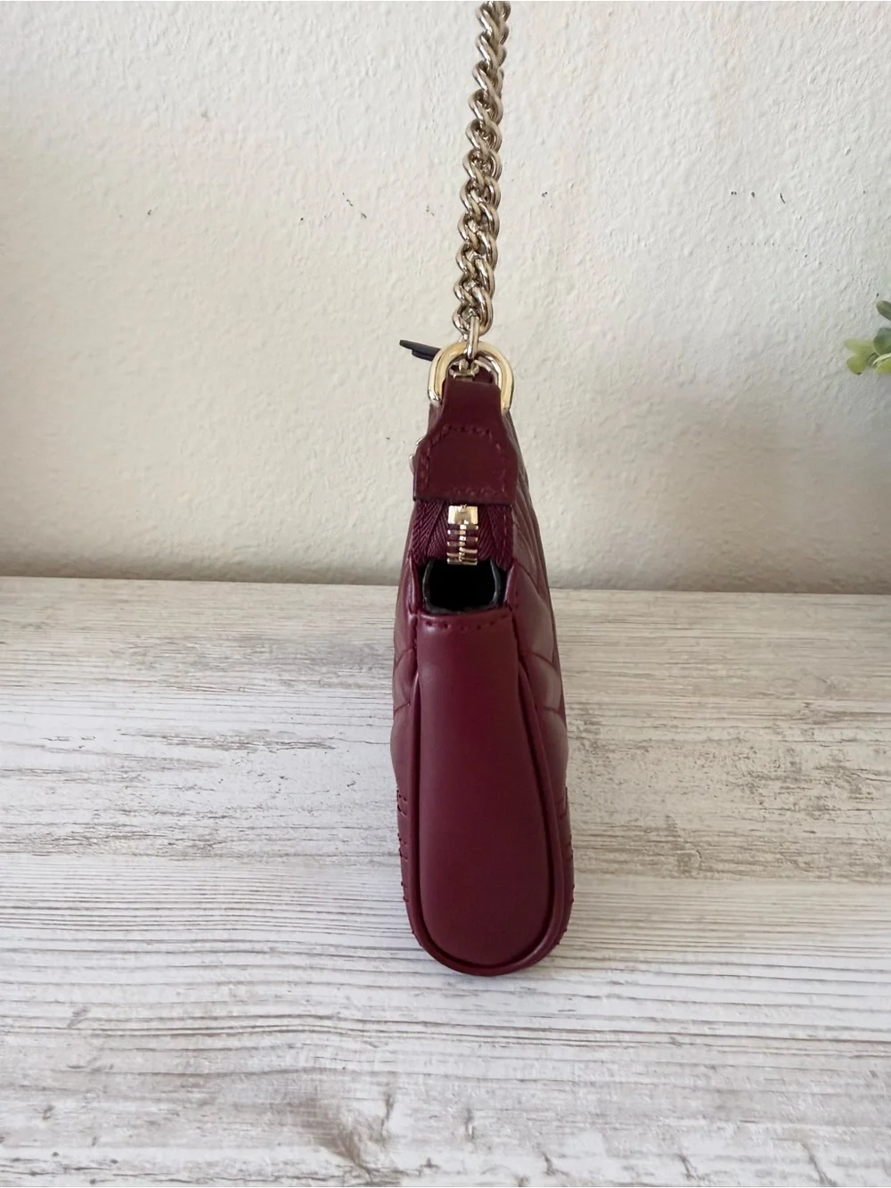 New Gucci Marmont GG leather small bag with chain, burgundy
